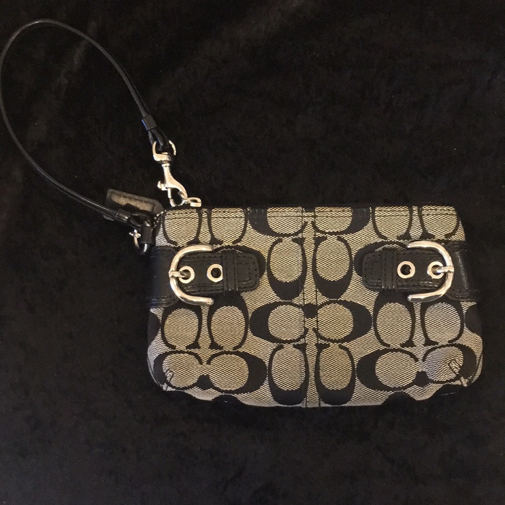 vintage coach wristlet
